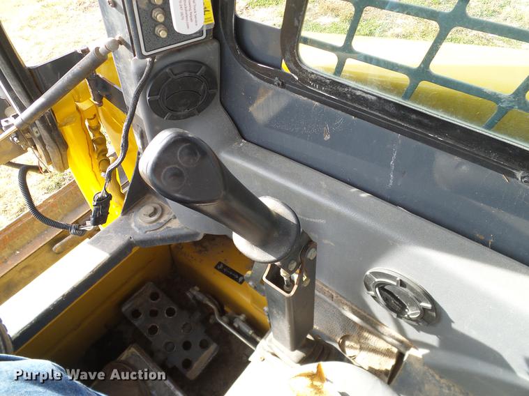 image for item DD1482 2008 Gehl 4840E skid steer