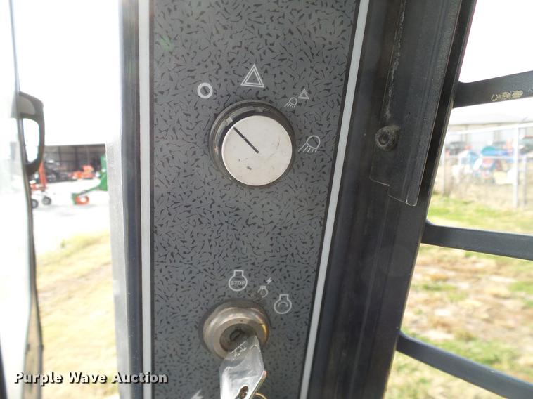 image for item DD1482 2008 Gehl 4840E skid steer