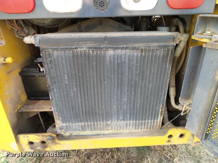 image for item DD1482 2008 Gehl 4840E skid steer