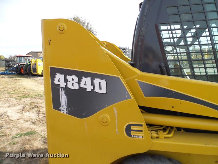 image for item DD1482 2008 Gehl 4840E skid steer