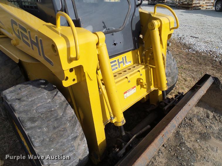 image for item DD1482 2008 Gehl 4840E skid steer