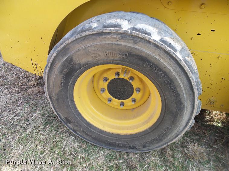 image for item DD1482 2008 Gehl 4840E skid steer