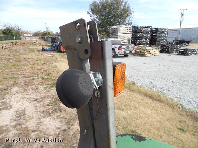 image for item DD1483 1999 John Deere 4500 MFWD tractor