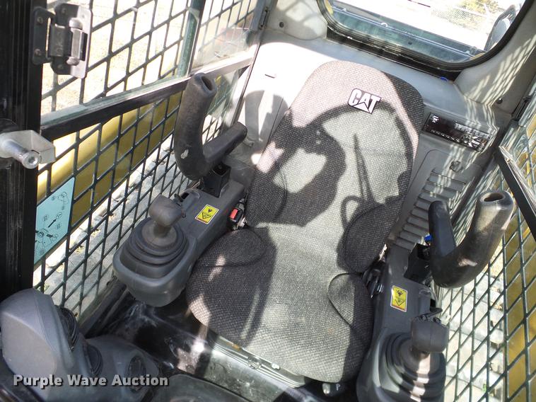 image for item DD1484 2015 Caterpillar 299D skid steer