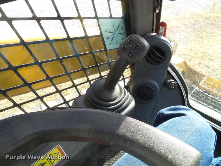 image for item DD1484 2015 Caterpillar 299D skid steer