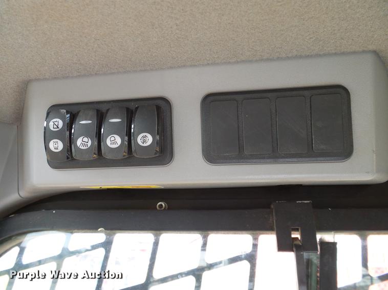 image for item DD1484 2015 Caterpillar 299D skid steer