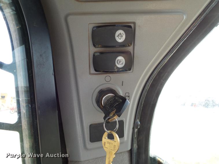 image for item DD1484 2015 Caterpillar 299D skid steer