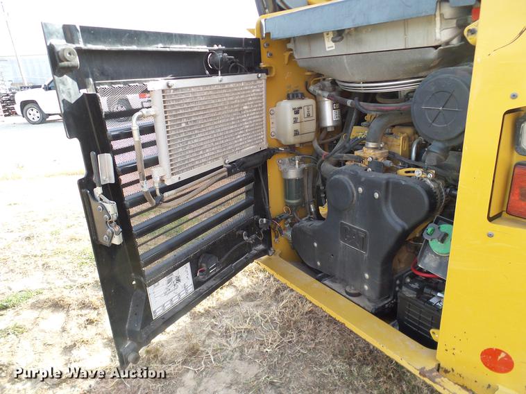 image for item DD1484 2015 Caterpillar 299D skid steer