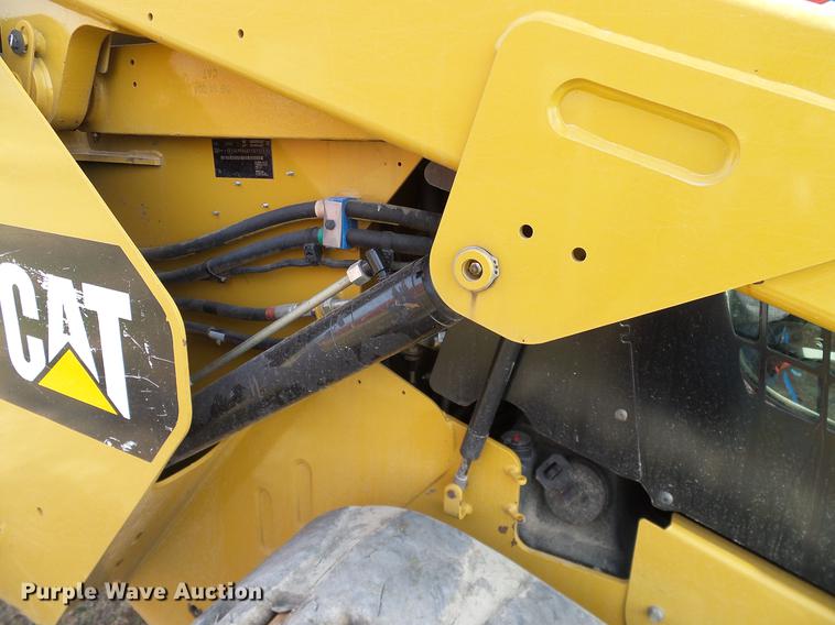 image for item DD1484 2015 Caterpillar 299D skid steer