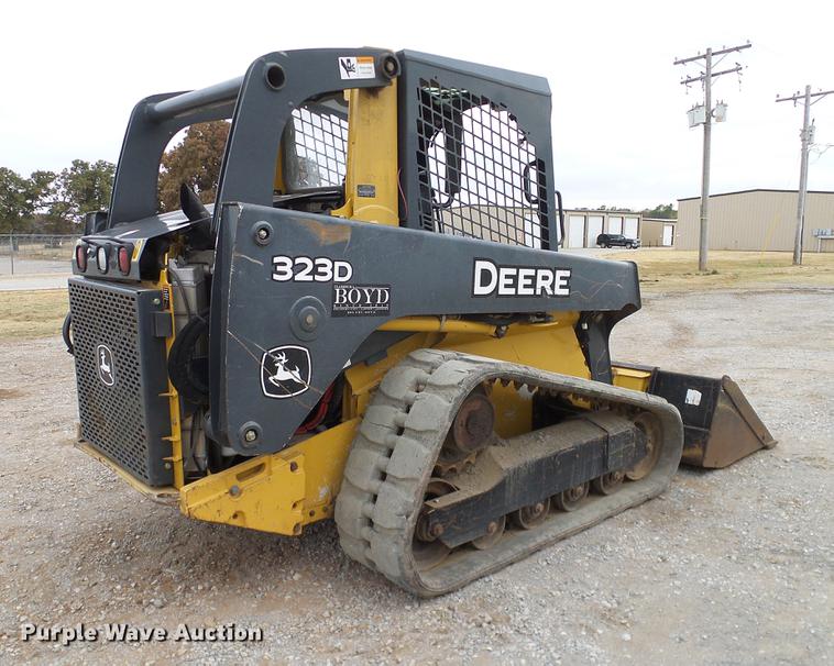 image for item DD1485 2010 John Deere 323D skid steer