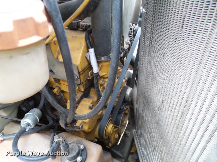 image for item DD1485 2010 John Deere 323D skid steer