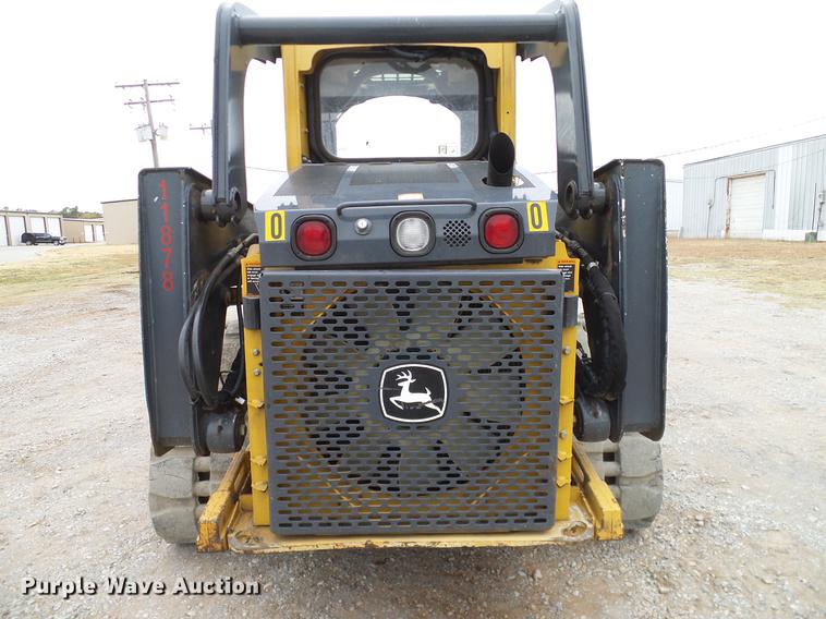image for item DD1485 2010 John Deere 323D skid steer