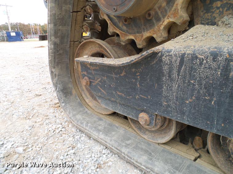 image for item DD1485 2010 John Deere 323D skid steer