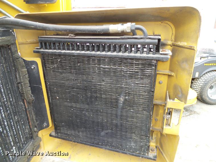 image for item DD1486 2006 John Deere 332 skid steer