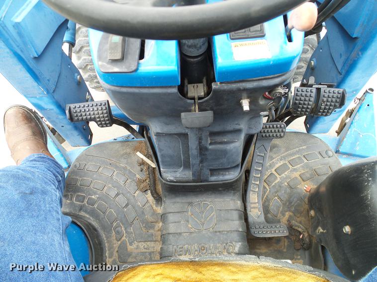 image for item DD1488 1999 New Holland TC29D Deluxe MFWD tractor