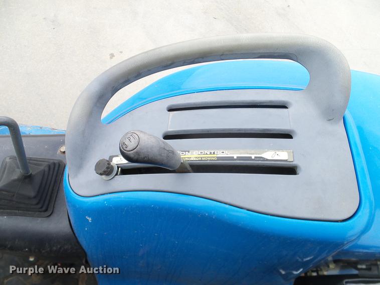 image for item DD1488 1999 New Holland TC29D Deluxe MFWD tractor