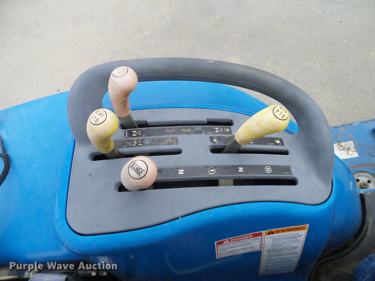 image for item DD1488 1999 New Holland TC29D Deluxe MFWD tractor