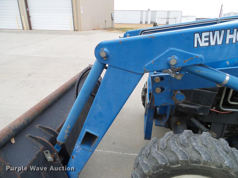 image for item DD1488 1999 New Holland TC29D Deluxe MFWD tractor