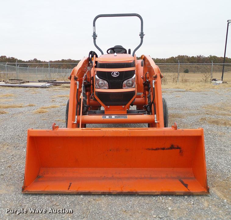 image for item DD1490 2016 Kubota L3240E tractor