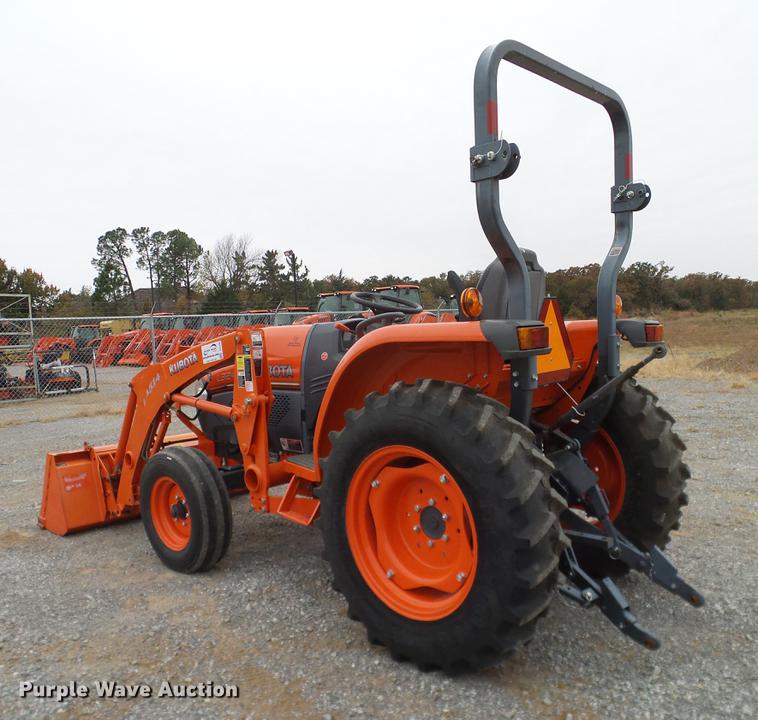 image for item DD1490 2016 Kubota L3240E tractor