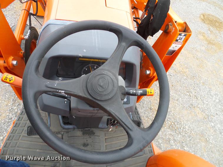 image for item DD1490 2016 Kubota L3240E tractor