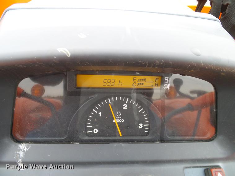 image for item DD1490 2016 Kubota L3240E tractor