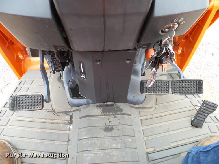 image for item DD1490 2016 Kubota L3240E tractor