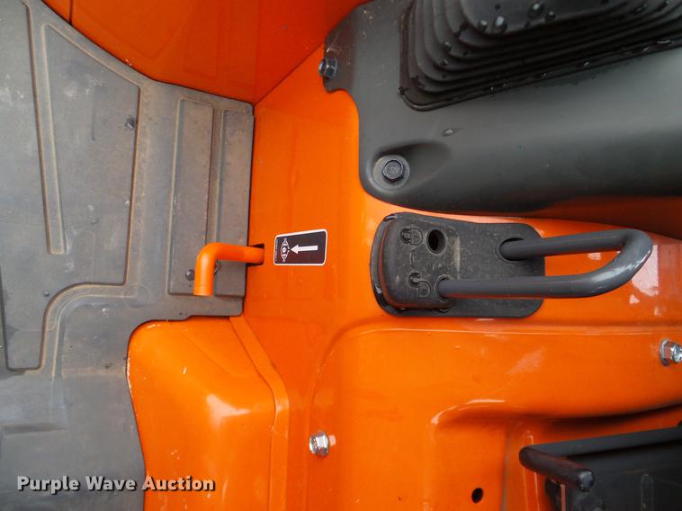 image for item DD1490 2016 Kubota L3240E tractor