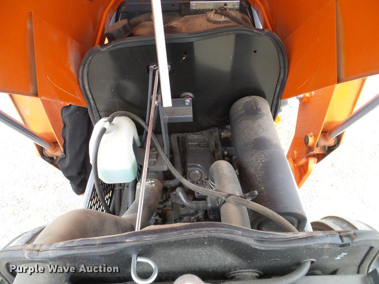 image for item DD1490 2016 Kubota L3240E tractor