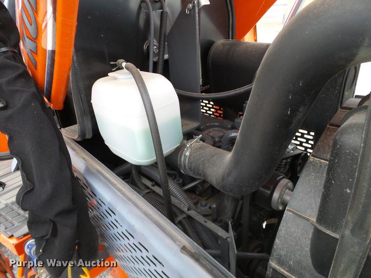 image for item DD1490 2016 Kubota L3240E tractor