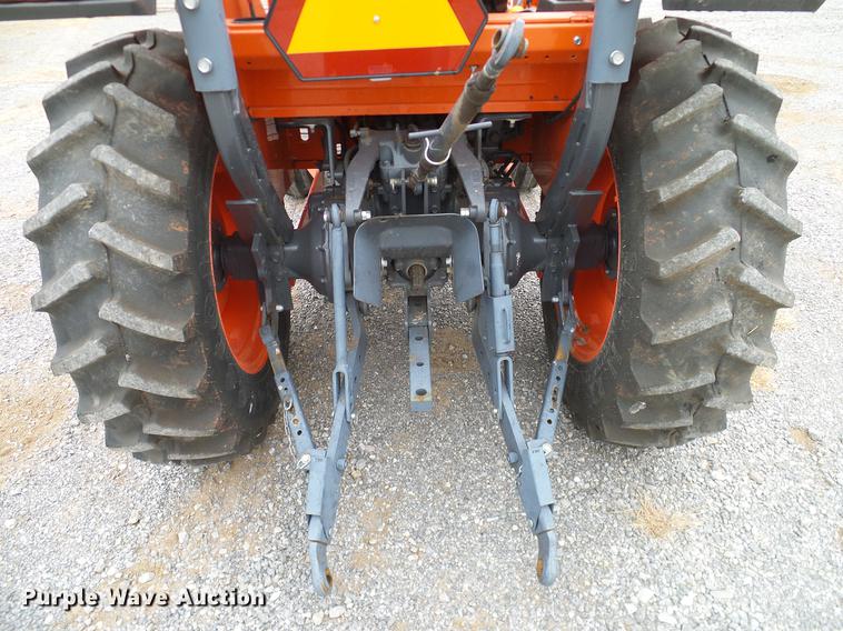 image for item DD1490 2016 Kubota L3240E tractor