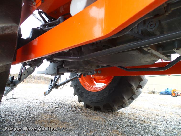 image for item DD1490 2016 Kubota L3240E tractor