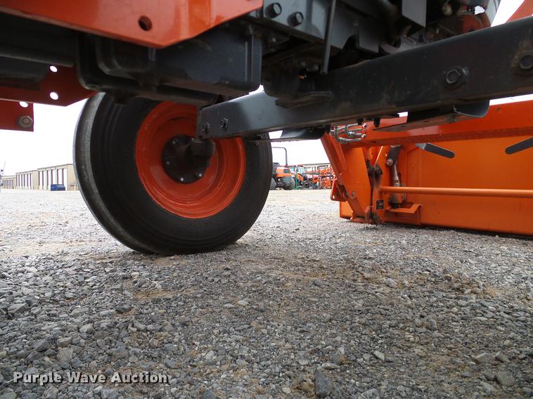 image for item DD1490 2016 Kubota L3240E tractor