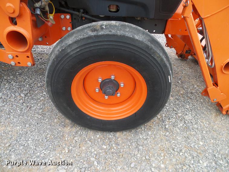 image for item DD1490 2016 Kubota L3240E tractor