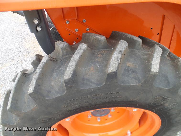 image for item DD1490 2016 Kubota L3240E tractor