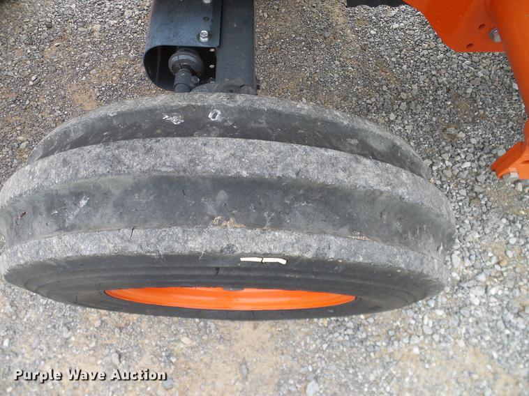 image for item DD1490 2016 Kubota L3240E tractor