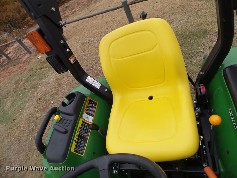 image for item DD1491 2016 John Deere 3038E MFWD tractor