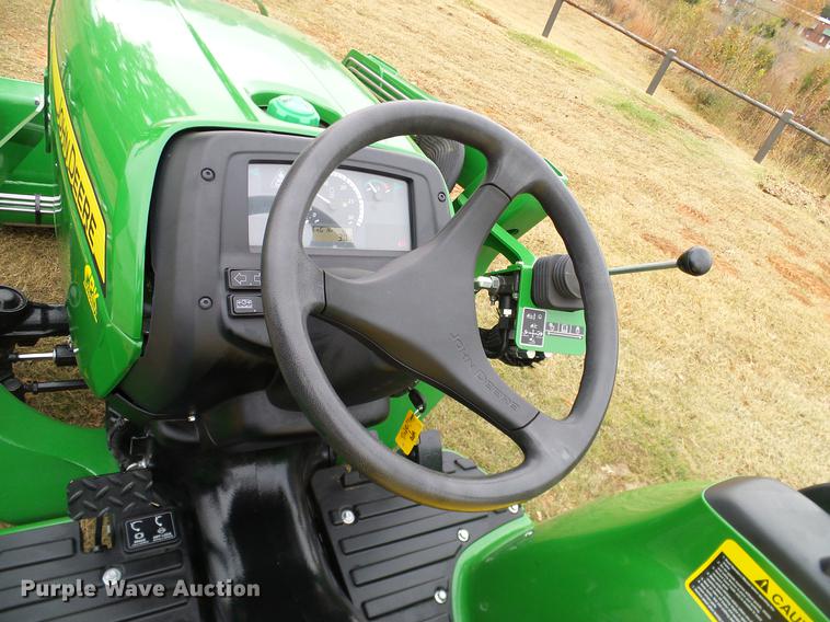 image for item DD1491 2016 John Deere 3038E MFWD tractor