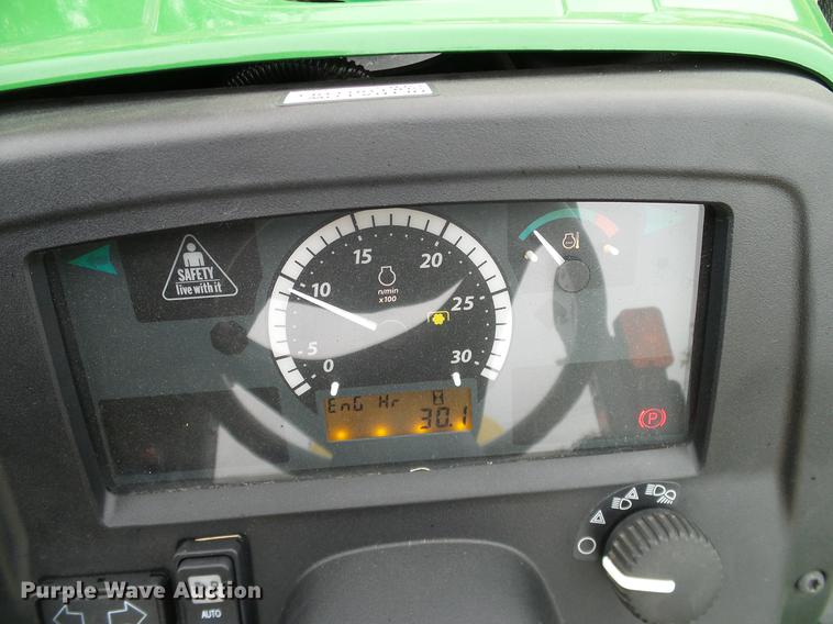 image for item DD1491 2016 John Deere 3038E MFWD tractor