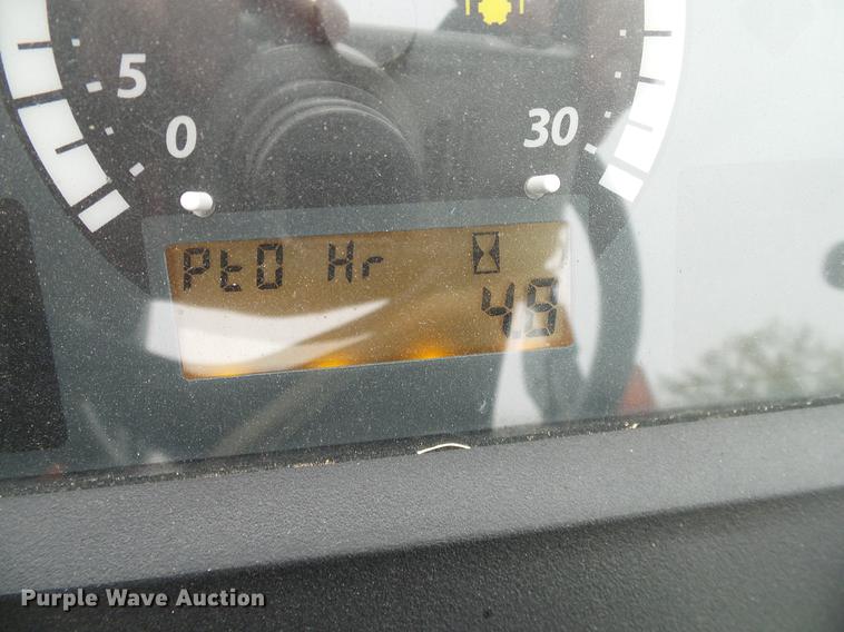 image for item DD1491 2016 John Deere 3038E MFWD tractor