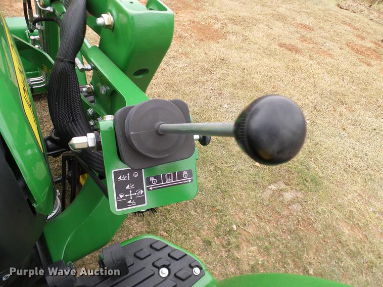 image for item DD1491 2016 John Deere 3038E MFWD tractor