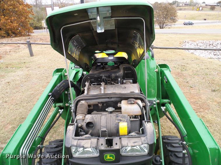 image for item DD1491 2016 John Deere 3038E MFWD tractor