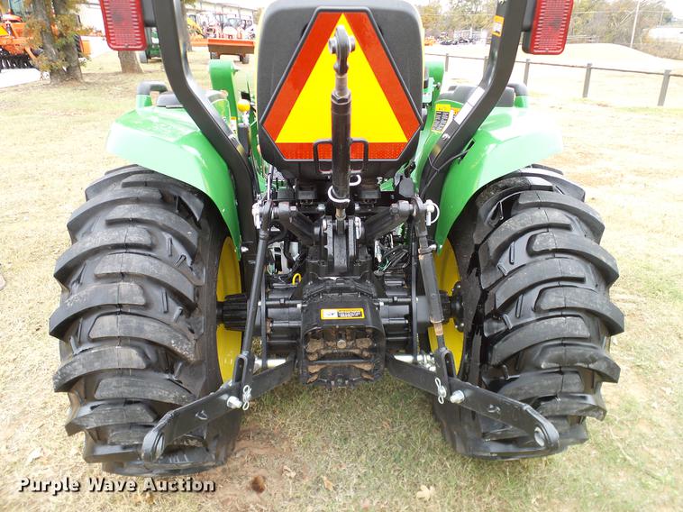 image for item DD1491 2016 John Deere 3038E MFWD tractor