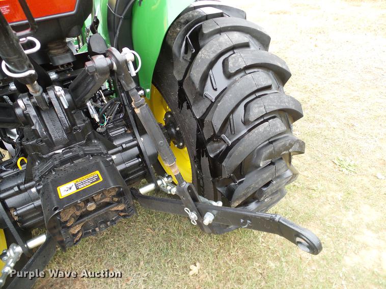 image for item DD1491 2016 John Deere 3038E MFWD tractor