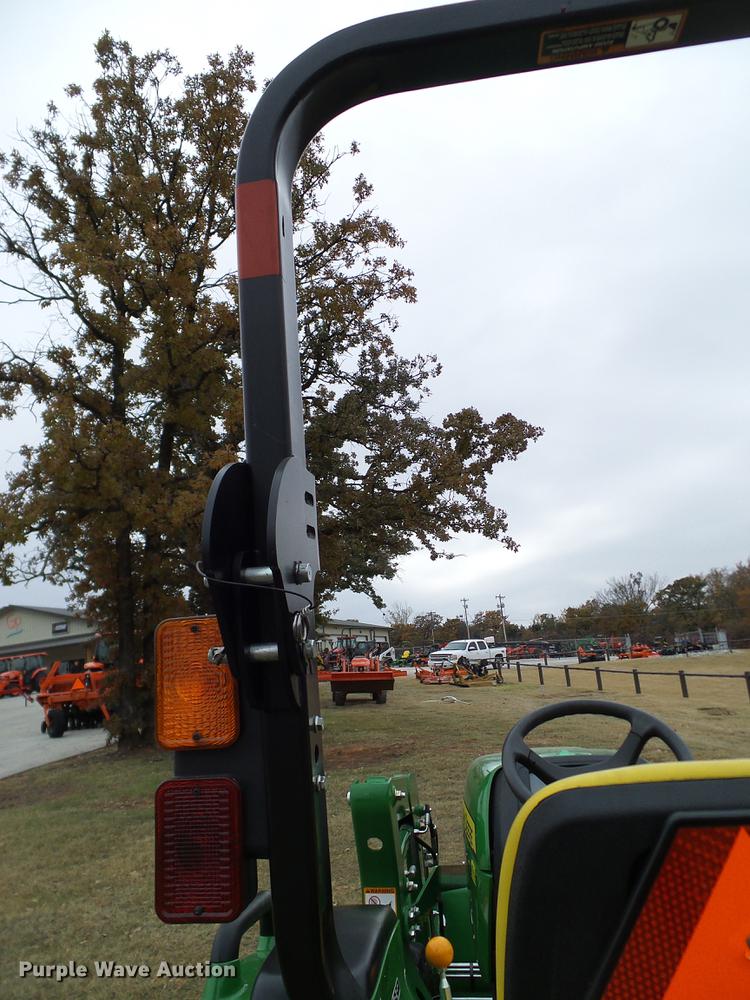 image for item DD1491 2016 John Deere 3038E MFWD tractor