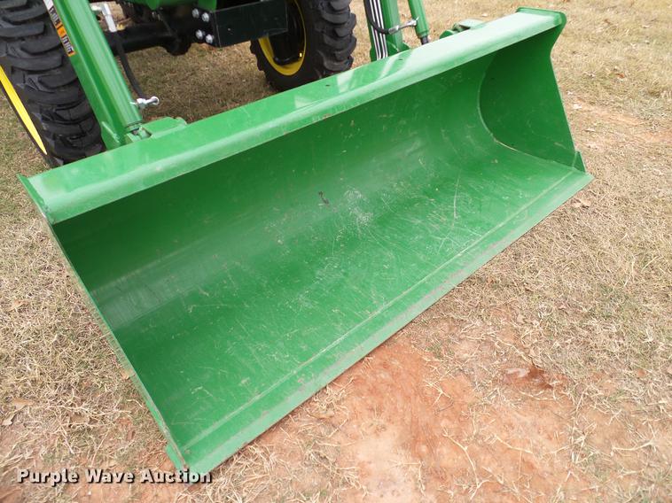 image for item DD1491 2016 John Deere 3038E MFWD tractor