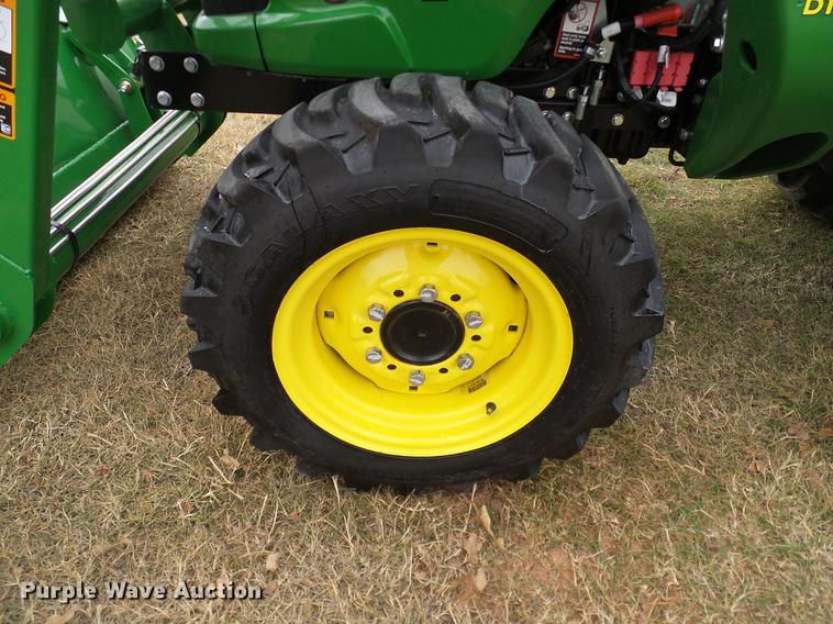 image for item DD1491 2016 John Deere 3038E MFWD tractor