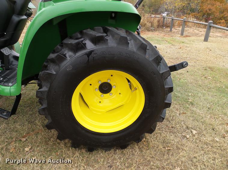 image for item DD1491 2016 John Deere 3038E MFWD tractor