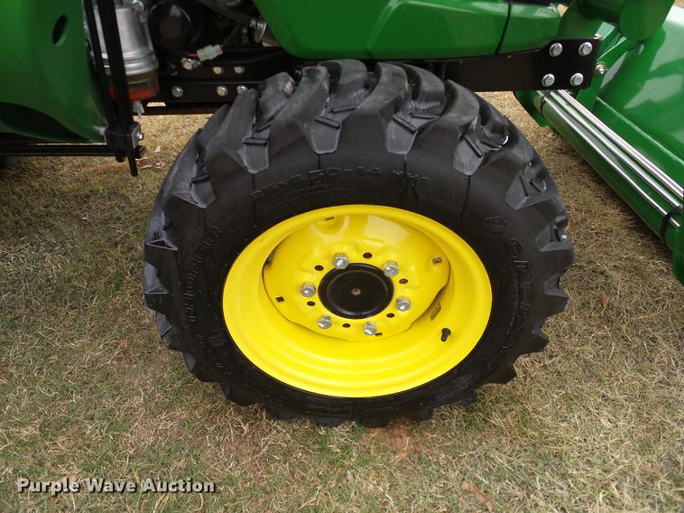 image for item DD1491 2016 John Deere 3038E MFWD tractor