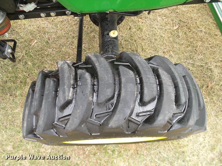 image for item DD1491 2016 John Deere 3038E MFWD tractor